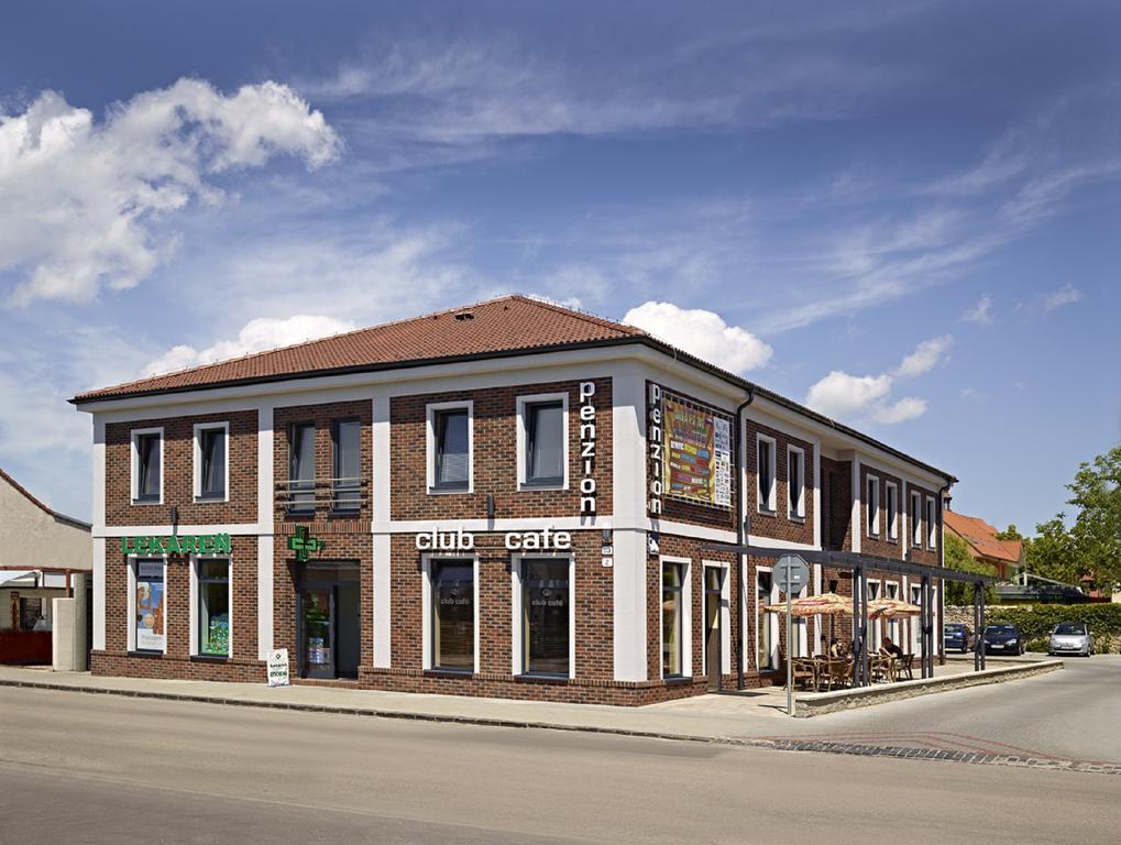 Penzion Club Скалица Екстериор снимка